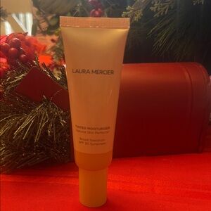 Laura Mercier Tinted Moisturizer SPF 30 in Cream